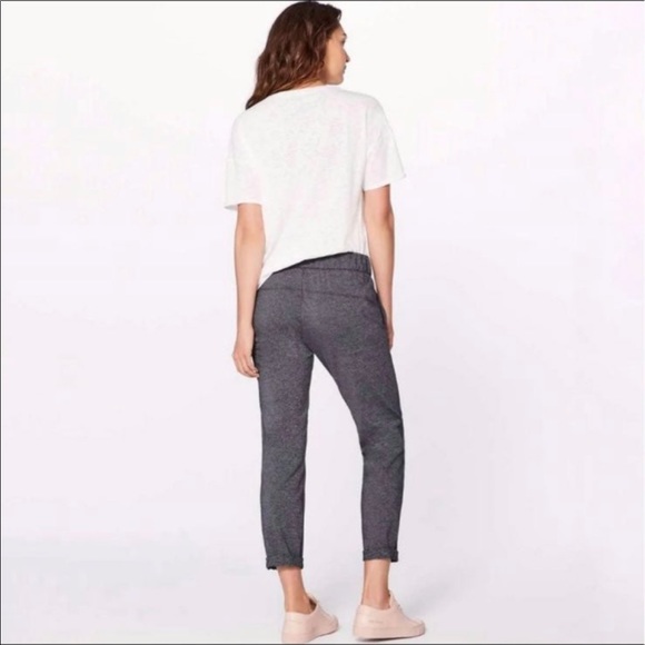 ❤️ Lululemon On The Fly Pant Grey Print Luxtreme Size 4 - Picture 12 of 12